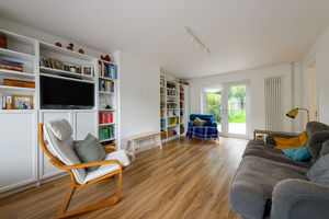 Sitting Room- click for photo gallery